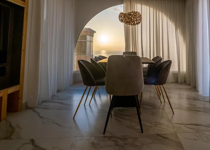 Atlantic Saphire Willa *